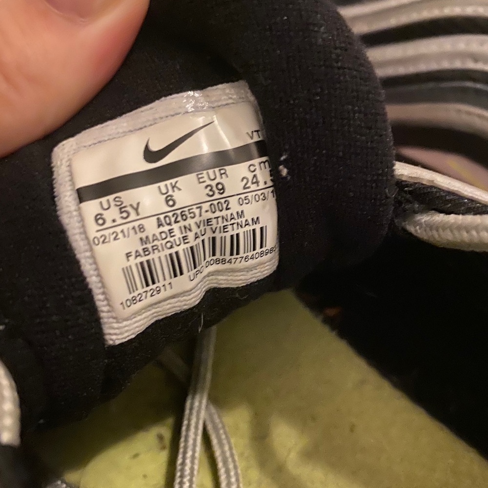 nike sneackers - Picture 6 of 7